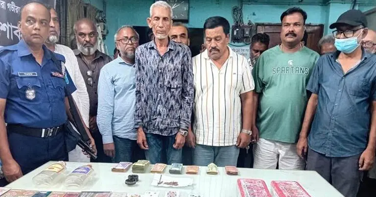 সকালে তাদের আটক করা হয়
